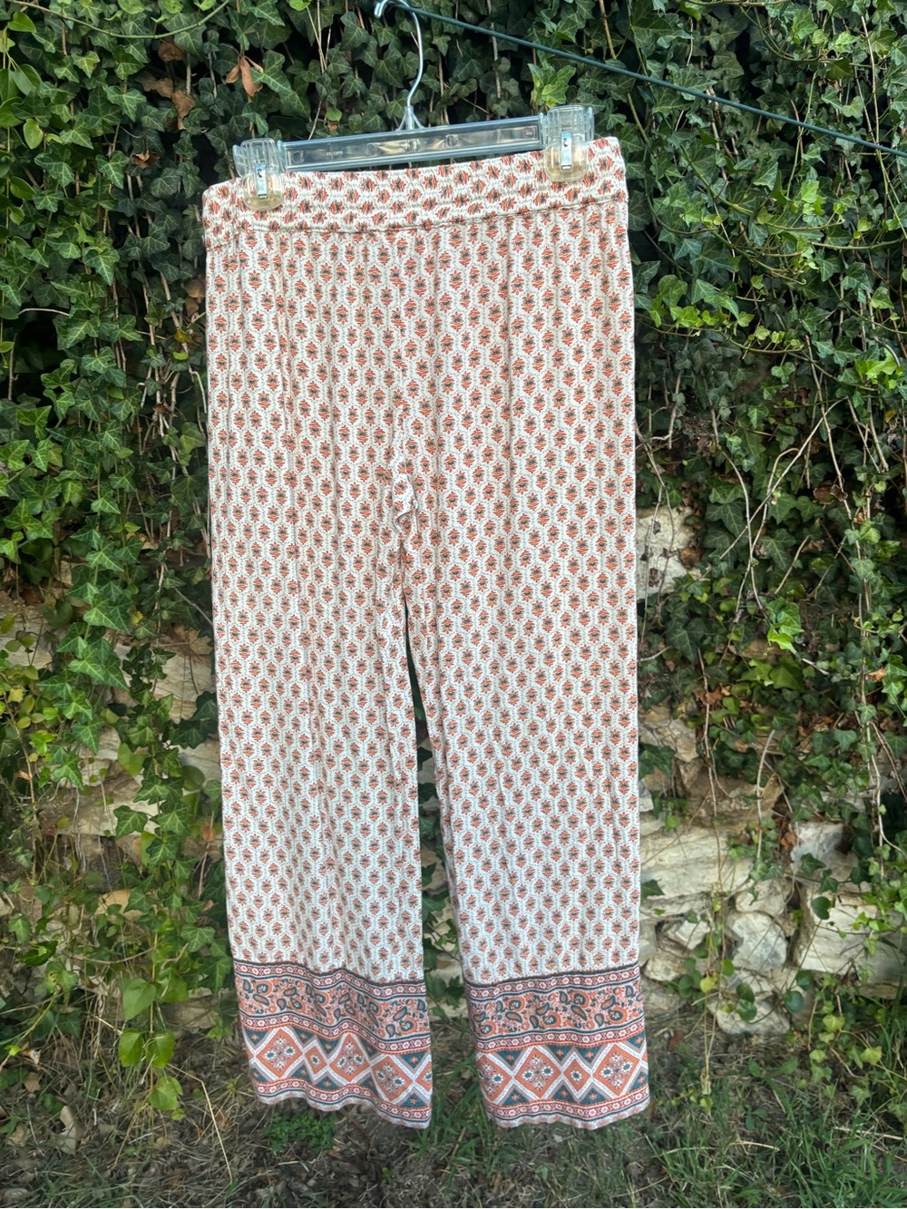 Boho chic patterned pants - Picture 2 of 3